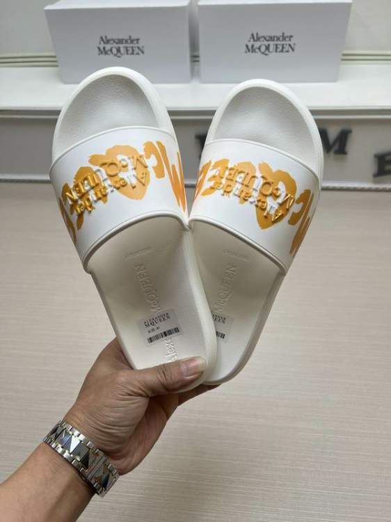 Picture of Alexander McQueen Shoes _SKUAlexanderMcQueensz36-45mnw0309484